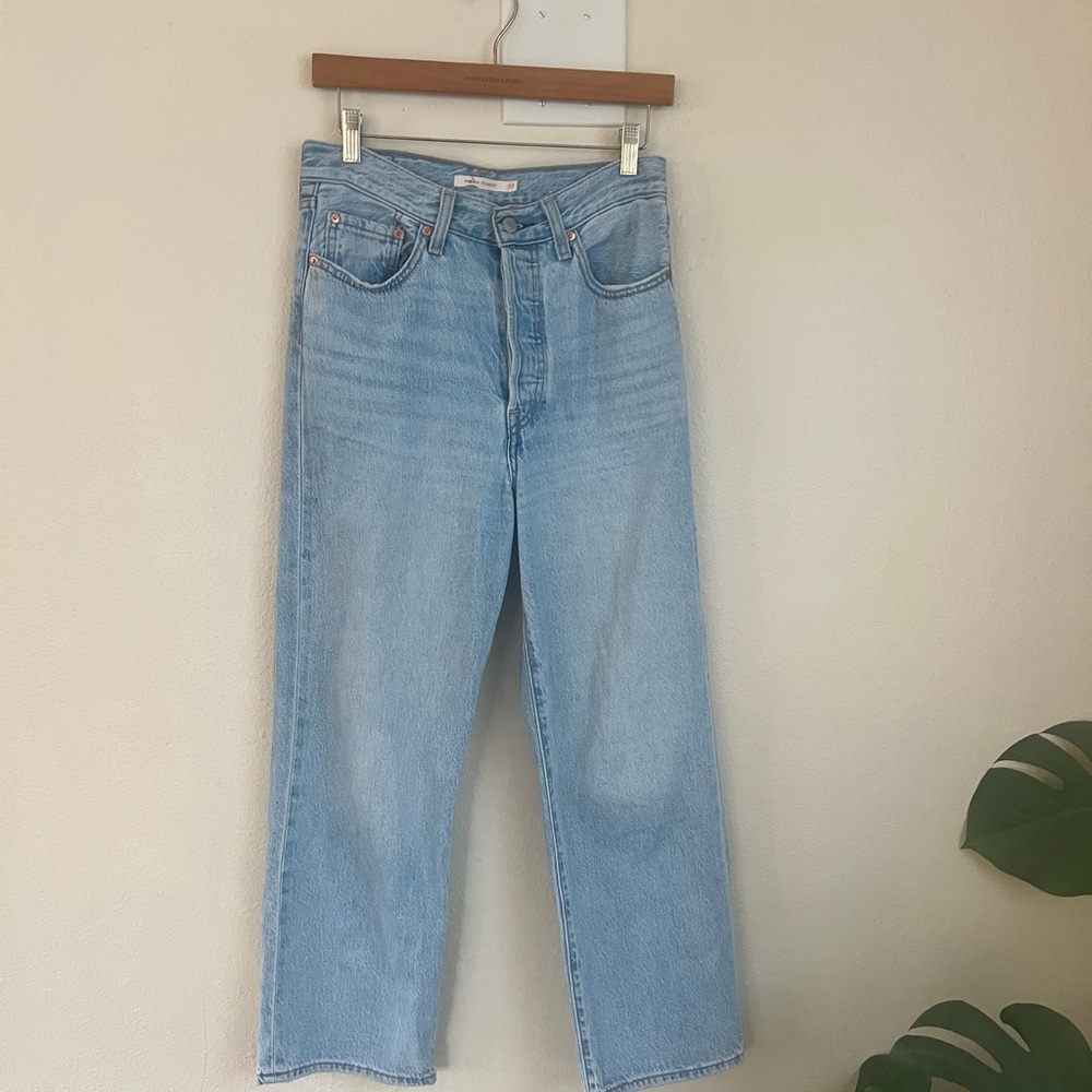 Levi’s Ribcage Straight Denim Size 27